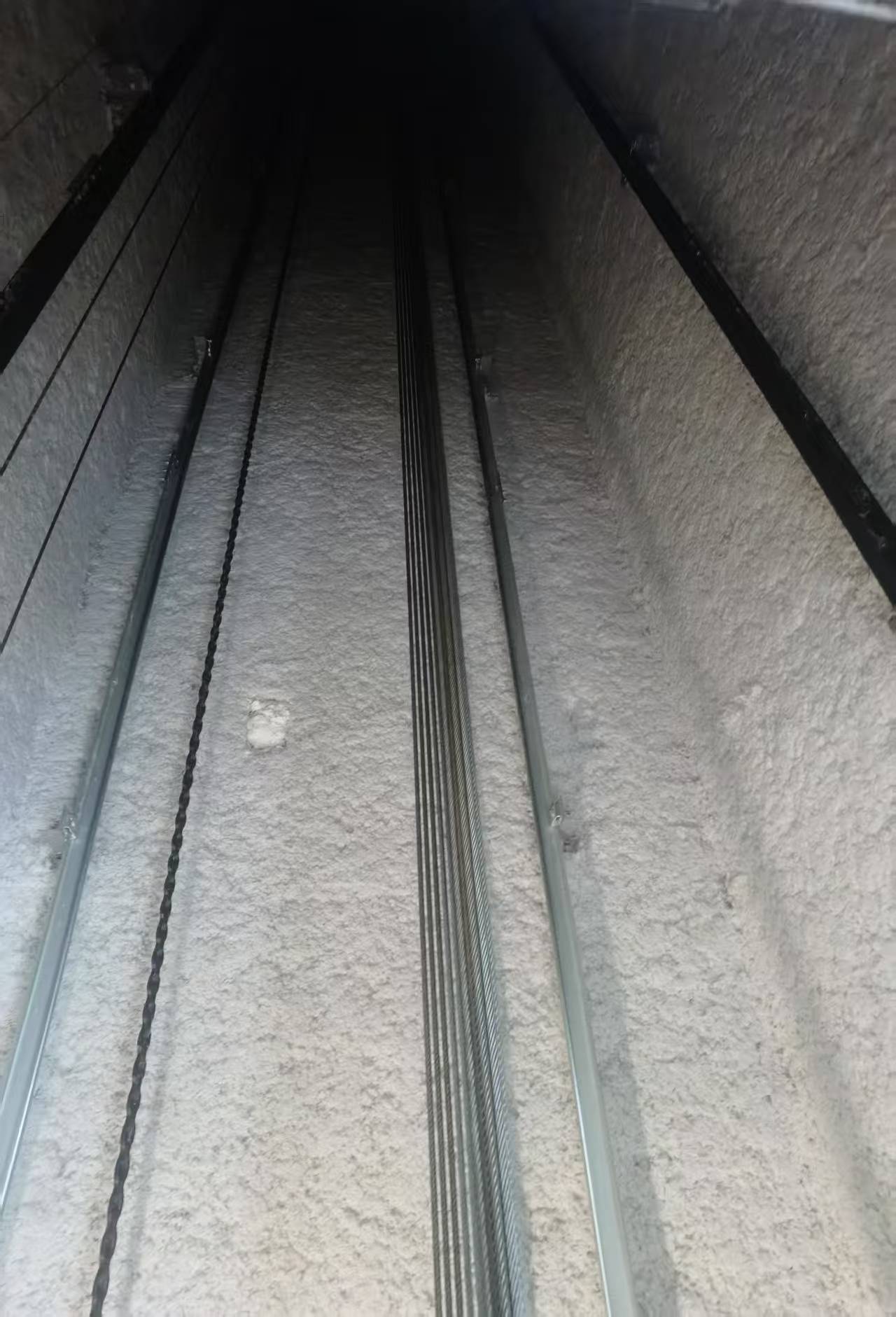 玖樟臺(tái)瀾庭觀(guān)邸電梯噴涂